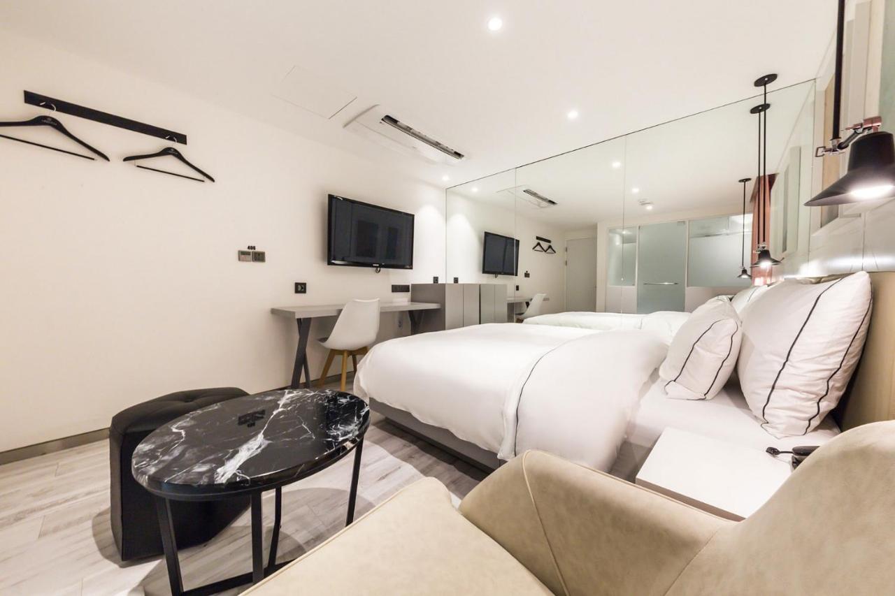 Forestar Hotel Sinchon Seul Esterno foto